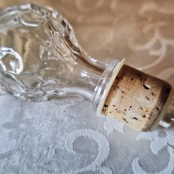 ❤️ Federal Glass Co. Vintage Decanter W/Stopper Yorktown Sundown Iridescent